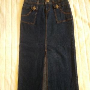 Long blue jean skirt size 5/6